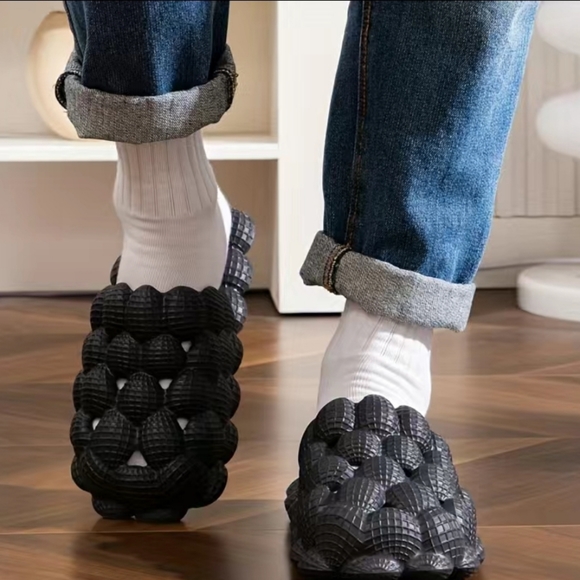 BLACK BUBBLE SHOES - Picture 5 of 6